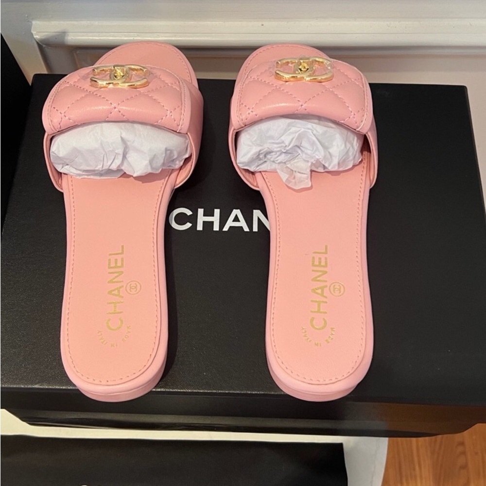 Chanel Elegant Pink Slippers featuring Quilted Design